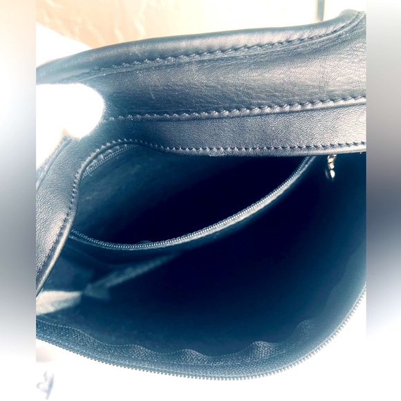 VINTAGE RARE HIPPIE COACH SLIM FLAT BACKPACK #9405 BLACK LEATHER - Picture 9 of 16